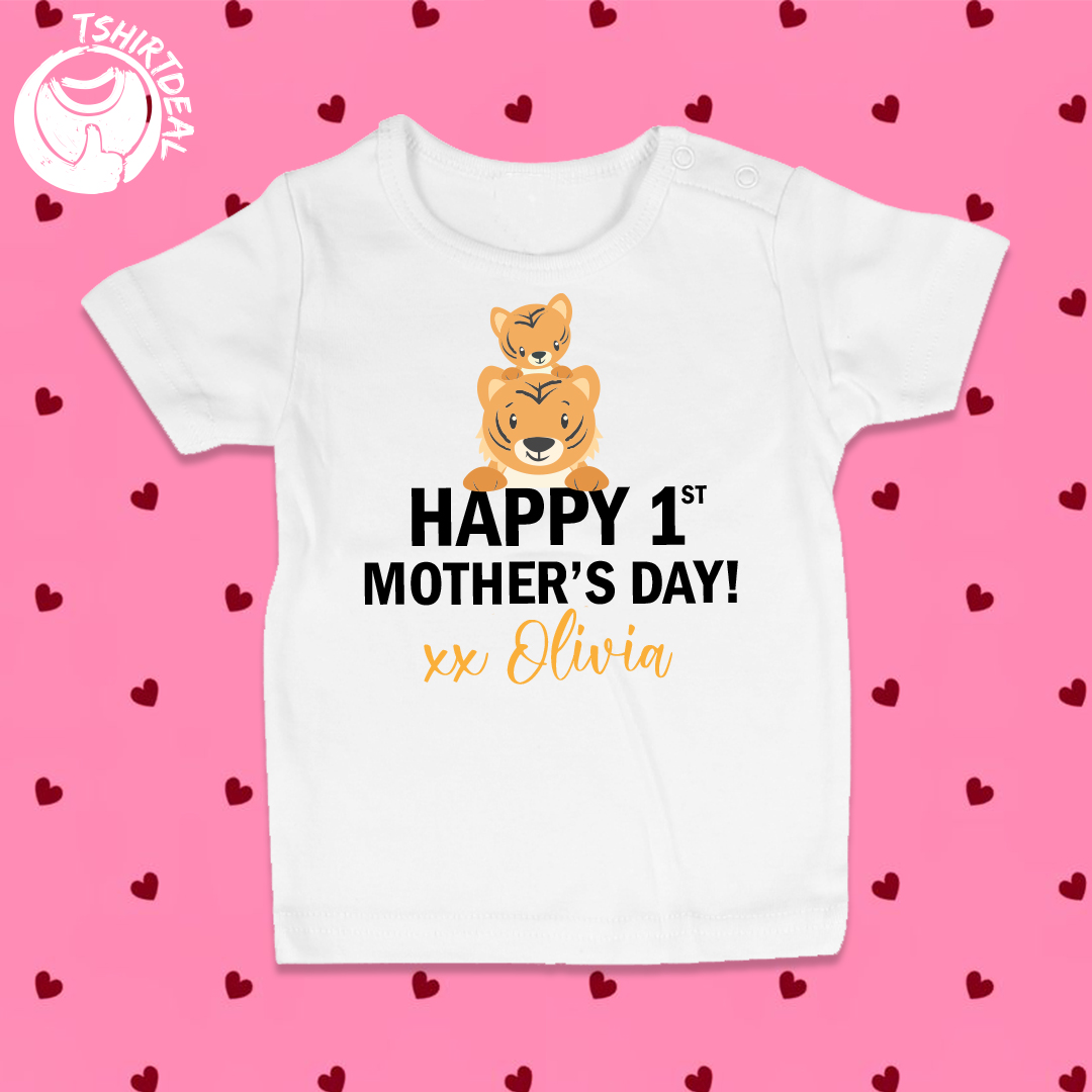'Happy 1st Mother's day' baby t-shirt met naam!